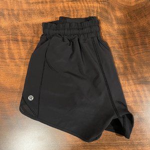 Luluemon Hottie Hot Short, Black – Size 4 Tall